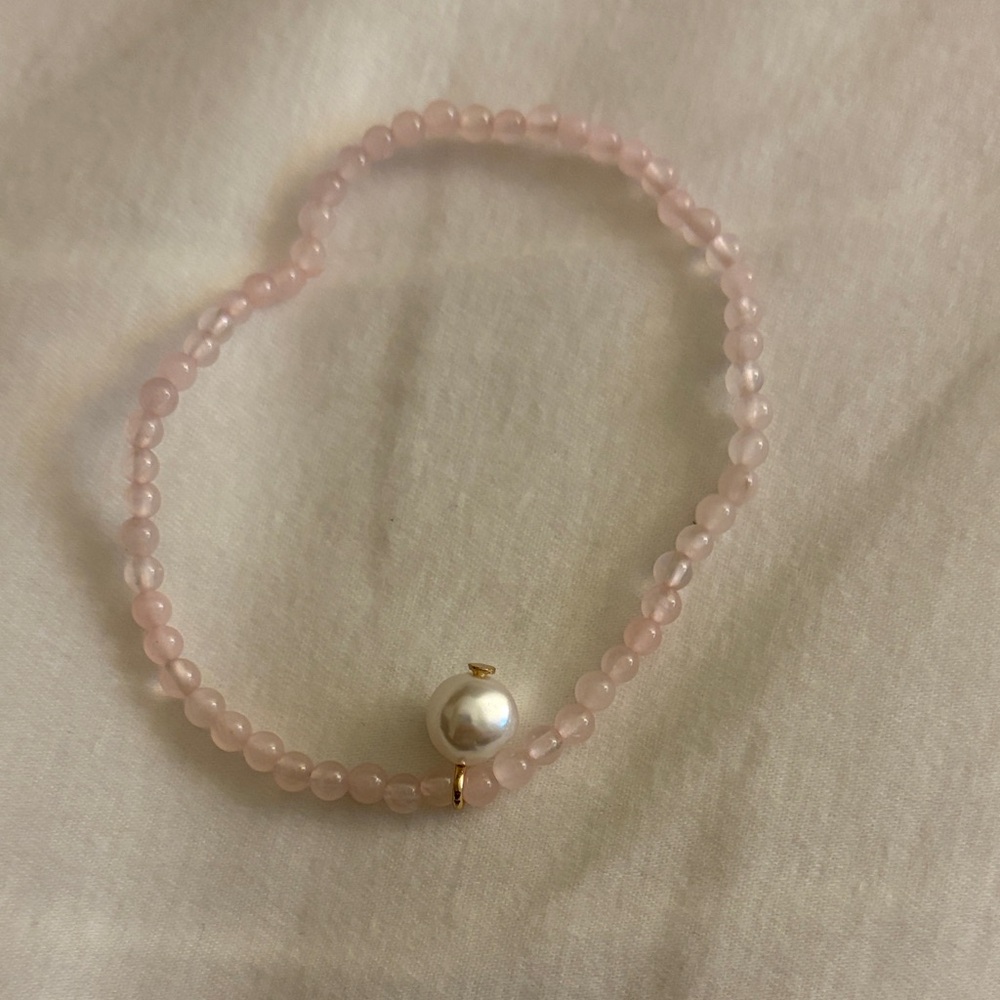 Elegant Pink Beaded Bracelet with Pearl Accent